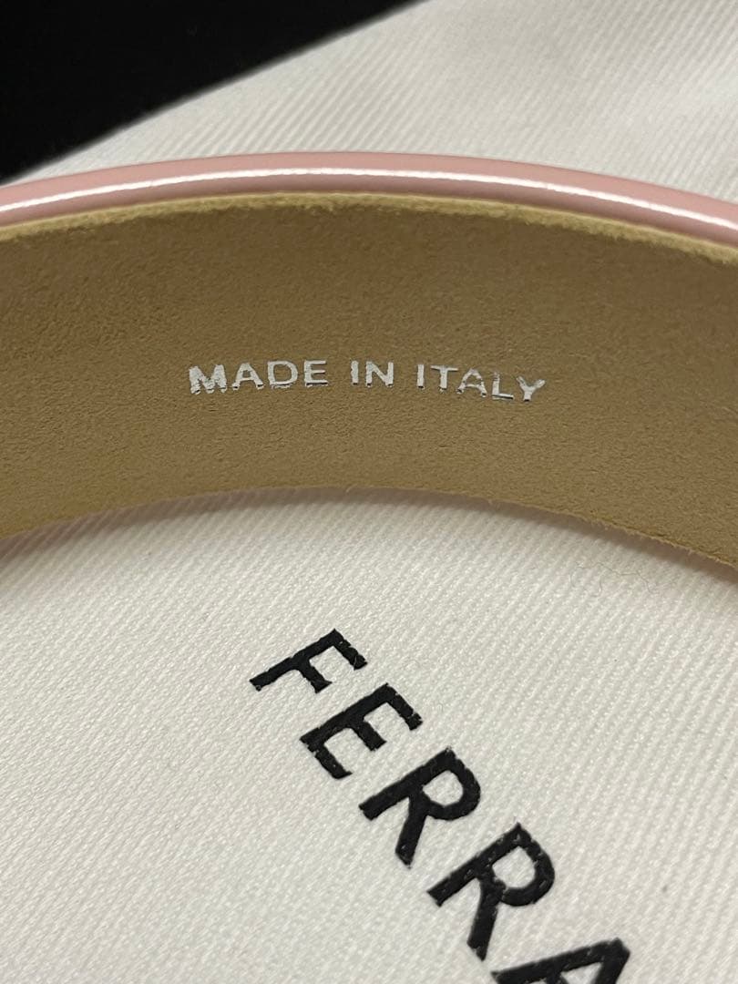 FERRAGAMO ピンク リボン付きヘアバンド　新品未使用　巾着袋付き
