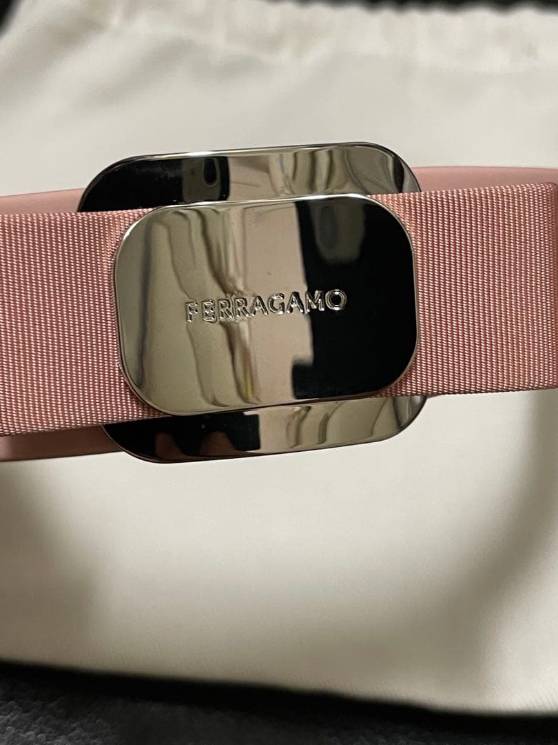 FERRAGAMO ピンク リボン付きヘアバンド　新品未使用　巾着袋付き