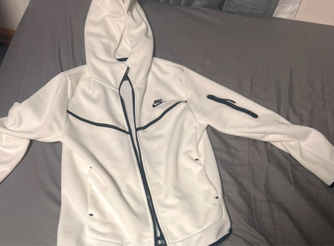 Nike テックフリース White