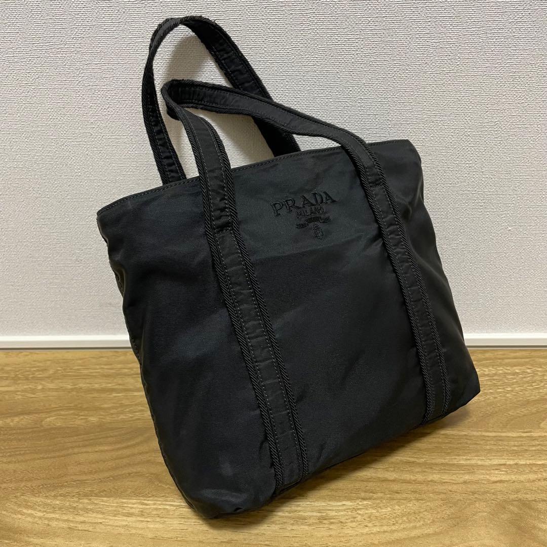 《美品》PRADA（プラダ）ナイロン ハンドバッグ ブラック 黒