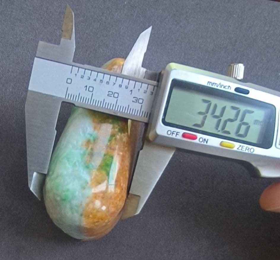 貴重】ミャンマー産黄本翡翠（ジェダイト）の原石（313g）