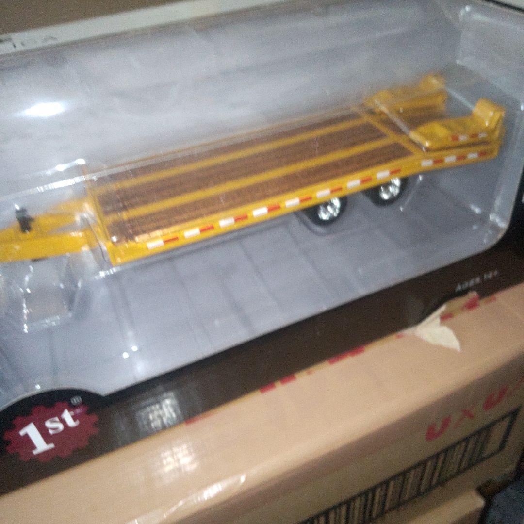 ファーストギア　ダンプ重機積載トレーラー　ブルドーザー　2セット 1/50