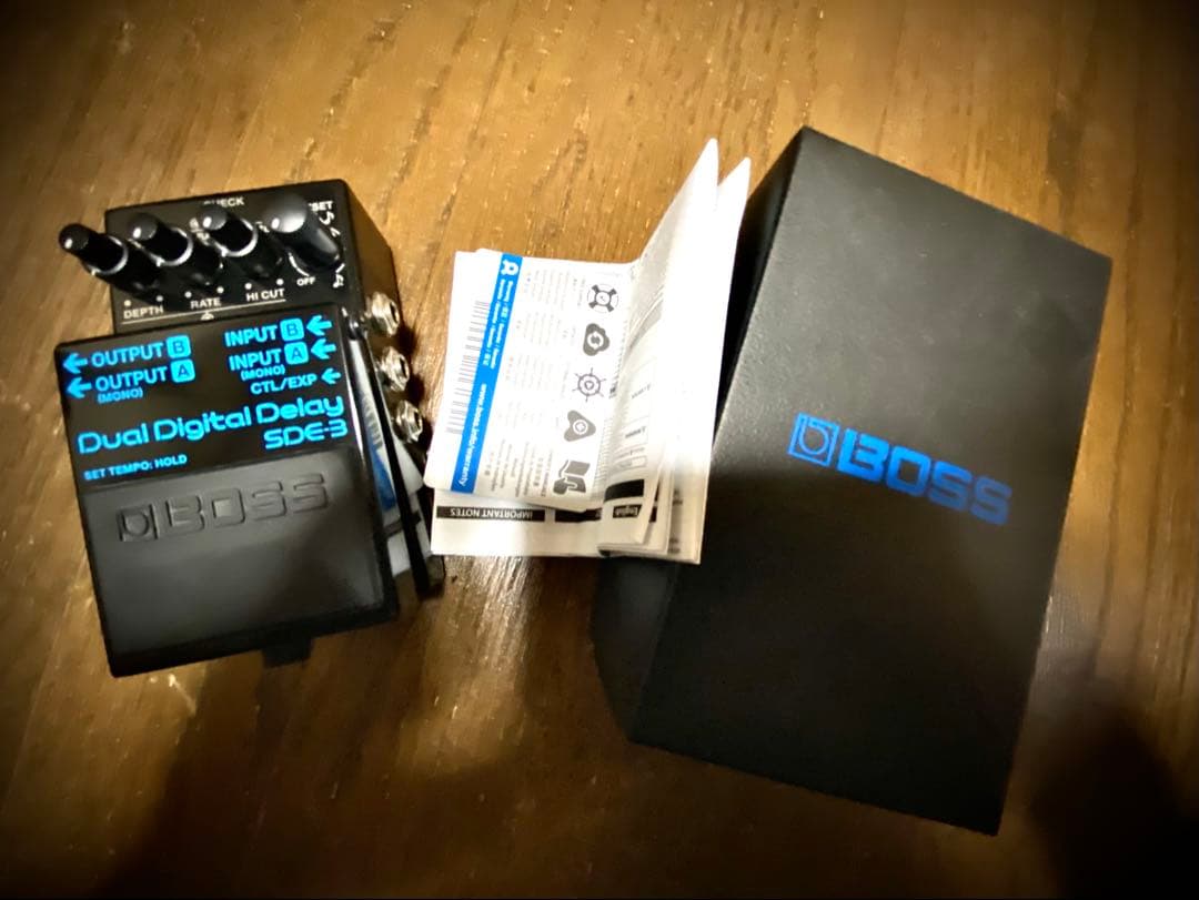 BOSS SDE-3 (交換用ボトムプレート、銀ネジ付)の通販はau PAY