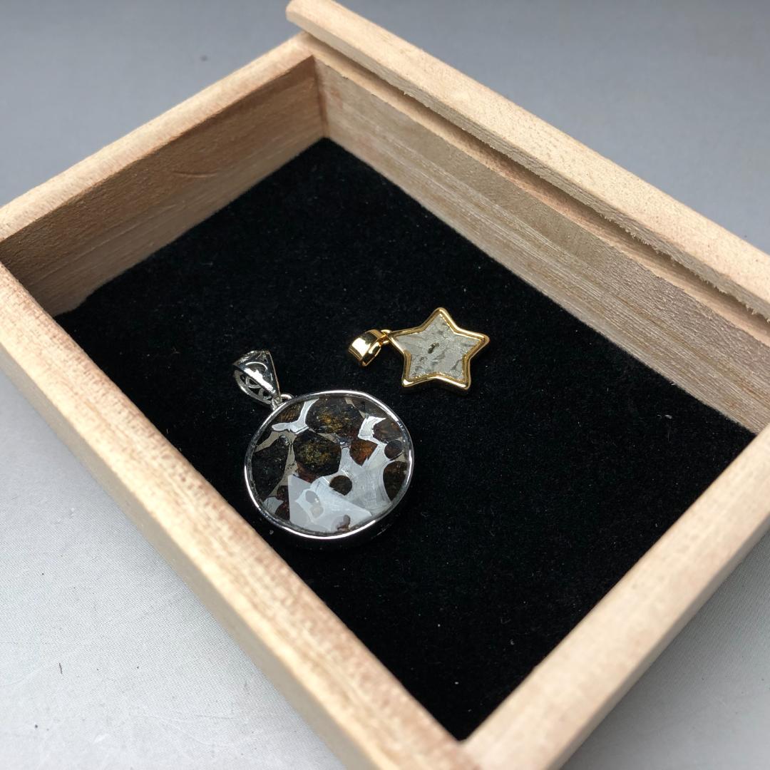 パラサイト隕石 アルタイ隕石 ペンダントトップ 隕石 2点 重さ約8g 共