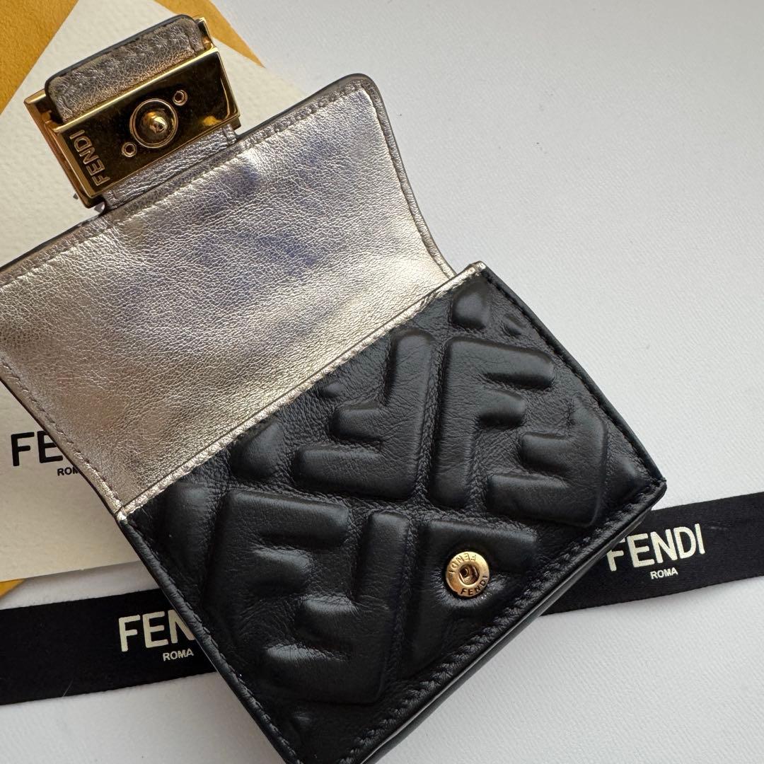 【美品】 41 FENDI フェンディ 3つ折り財布