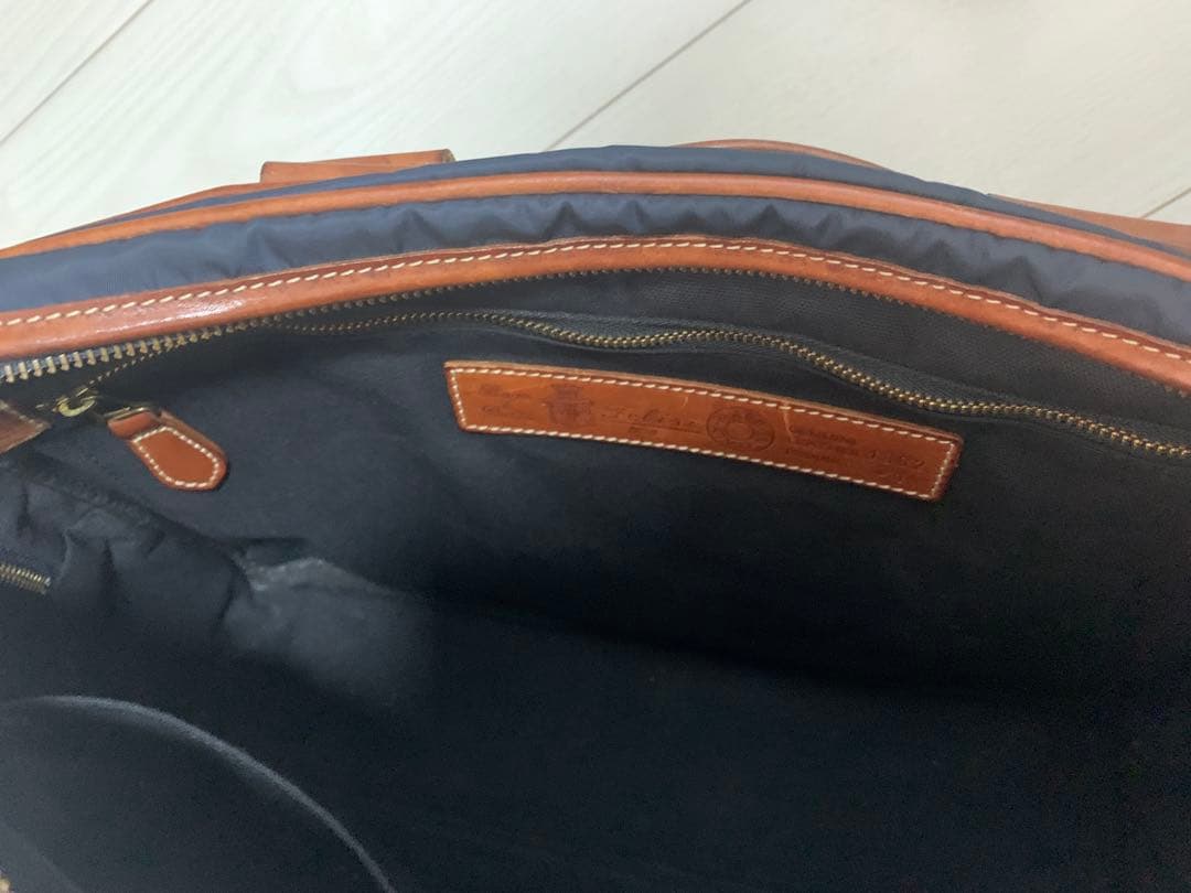 【美品オススメ】フェリージ1882 ビジネスバッグ　ネイビー