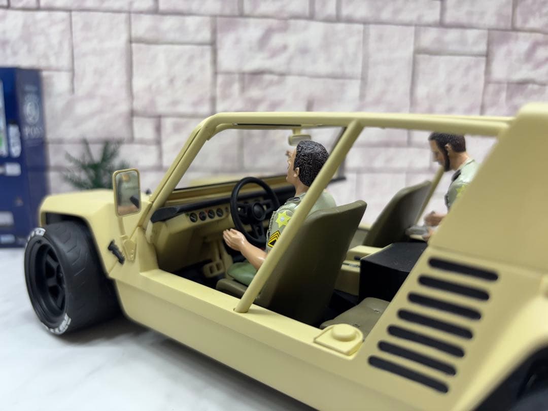 1/18ミニカー ランボルギーニ チーター　カスタム　フィギュア2体付き