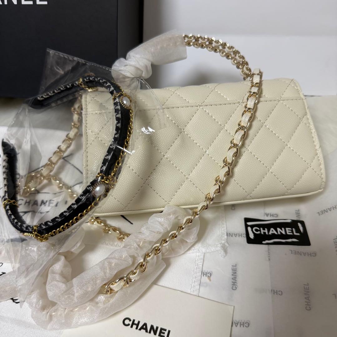 m*o様 CHANEL MAKE UPノベルティキルティングホワイトショルダー