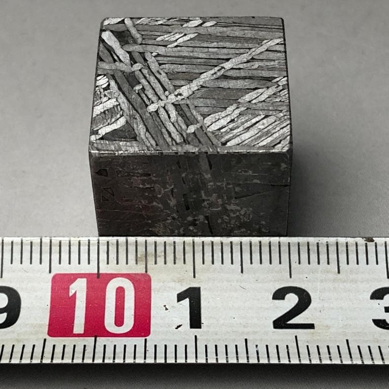 アルタイ隕石 隕石 メテオライト 立方体 鉄隕石 重さ65gの通販はau