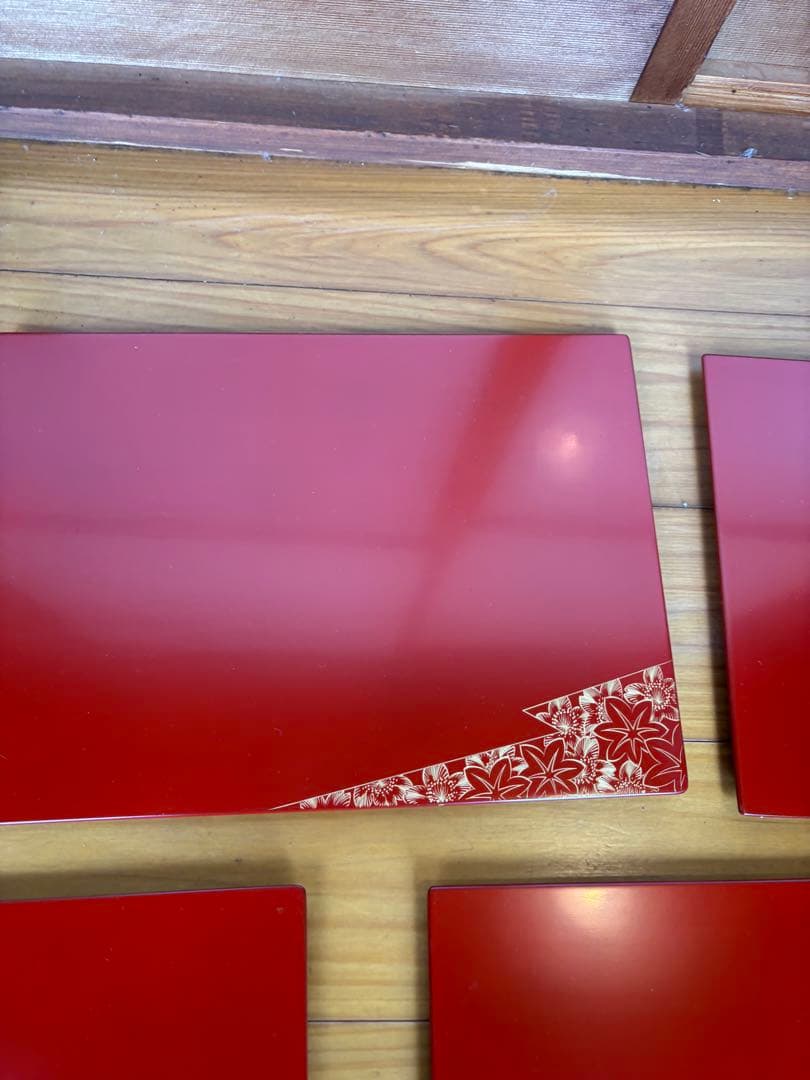 輪島塗】朱漆塗り 沈金 桜に紅葉の図 蒔絵 菓子皿 菓子器 盛り皿