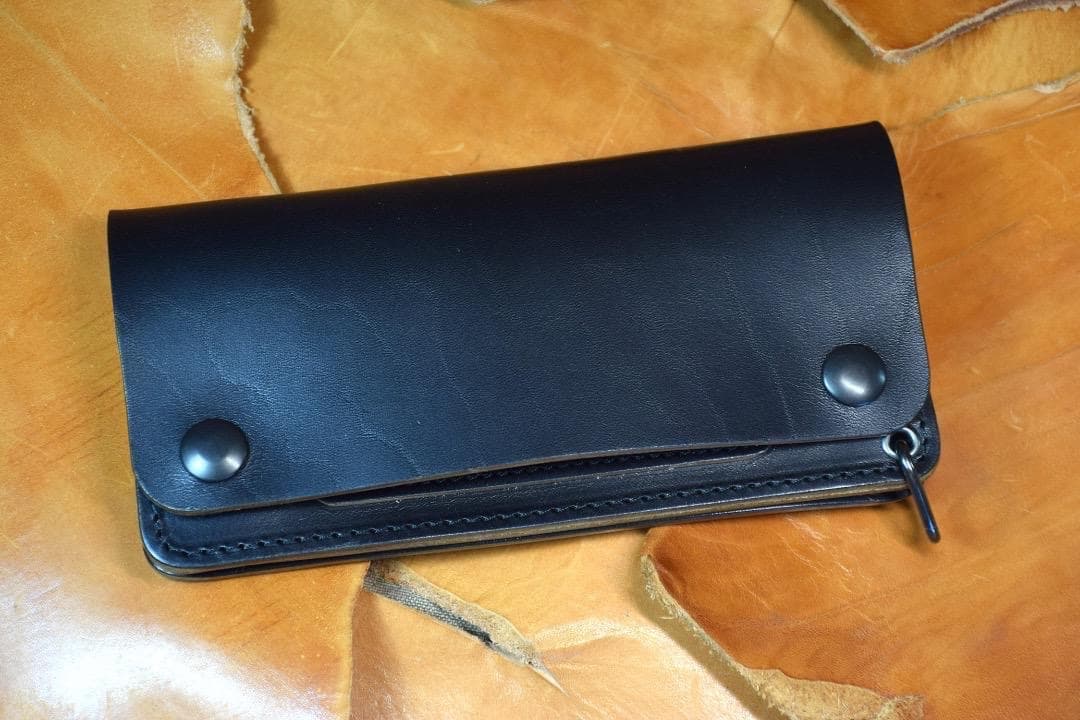 【MARYAM社 ホースバット】　トラッカーウォレット Scovill　黒　茶芯