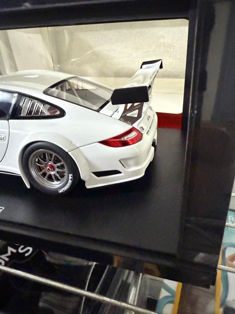希少　1/18 オートアート　ポルシェ911GT3R 2010