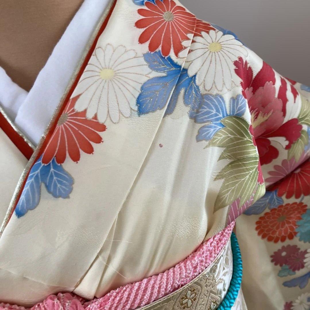 新品正絹振袖フルセット しつけ糸付き 花柄刺繍 クリーム色 成人式にも