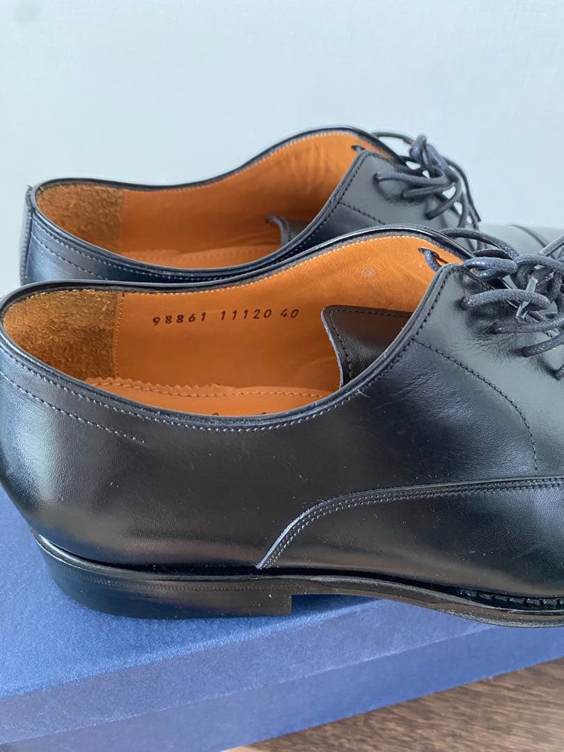 ジャランスリワヤ　黒　ストレートチップ　40