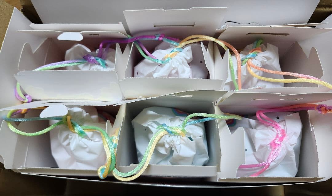 THE MONSTERS Big into Energy エナジー　ラブブ