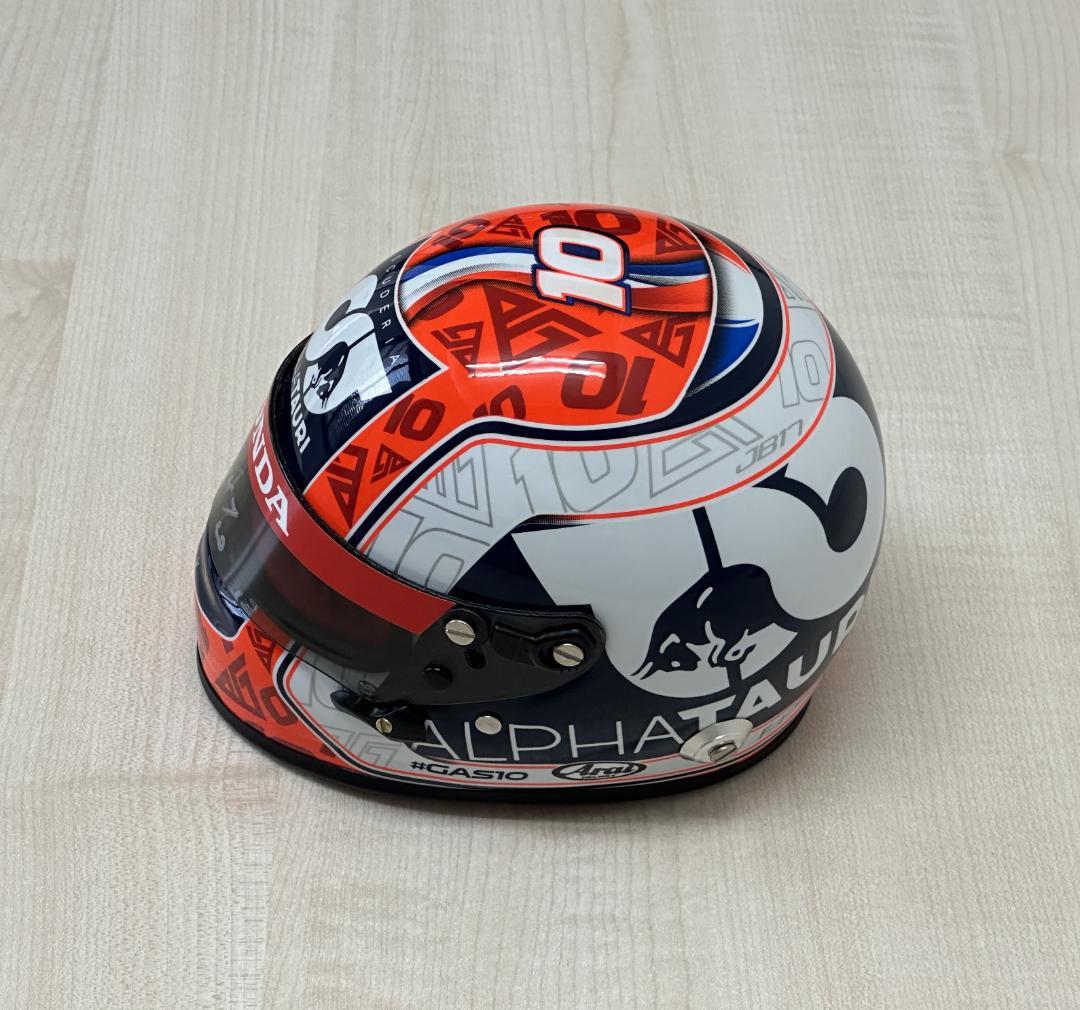 新品 1/2 ミニ ヘルメット 2020 アルファタウリ ガスリー サイン入り