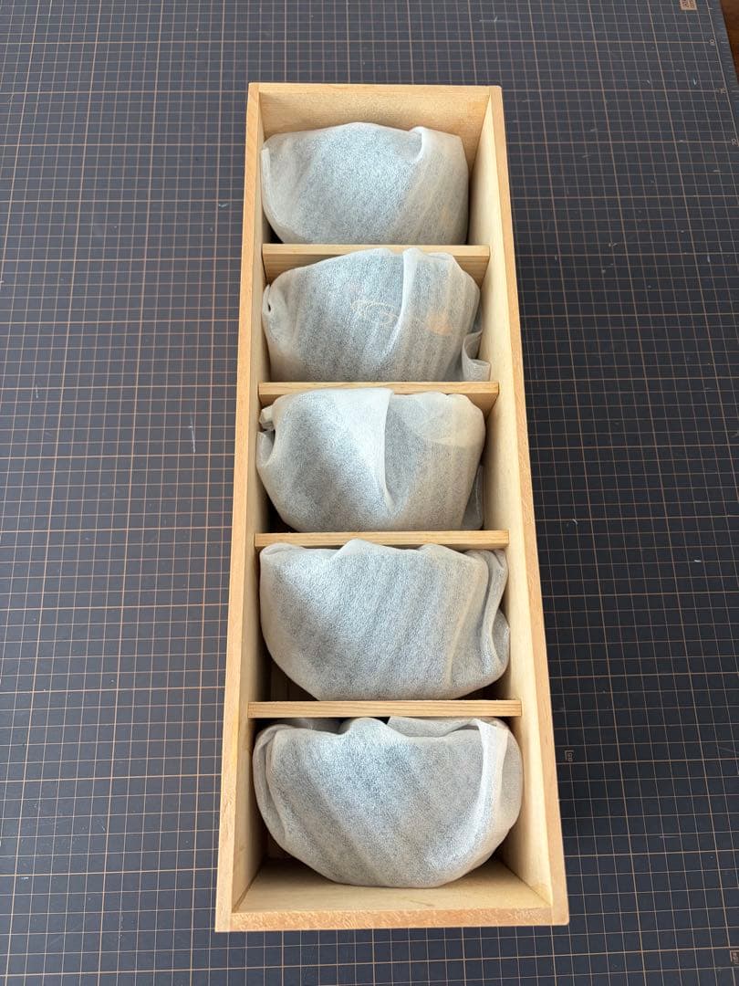 輪島塗椀 5客セット 金色と赤色の花模様