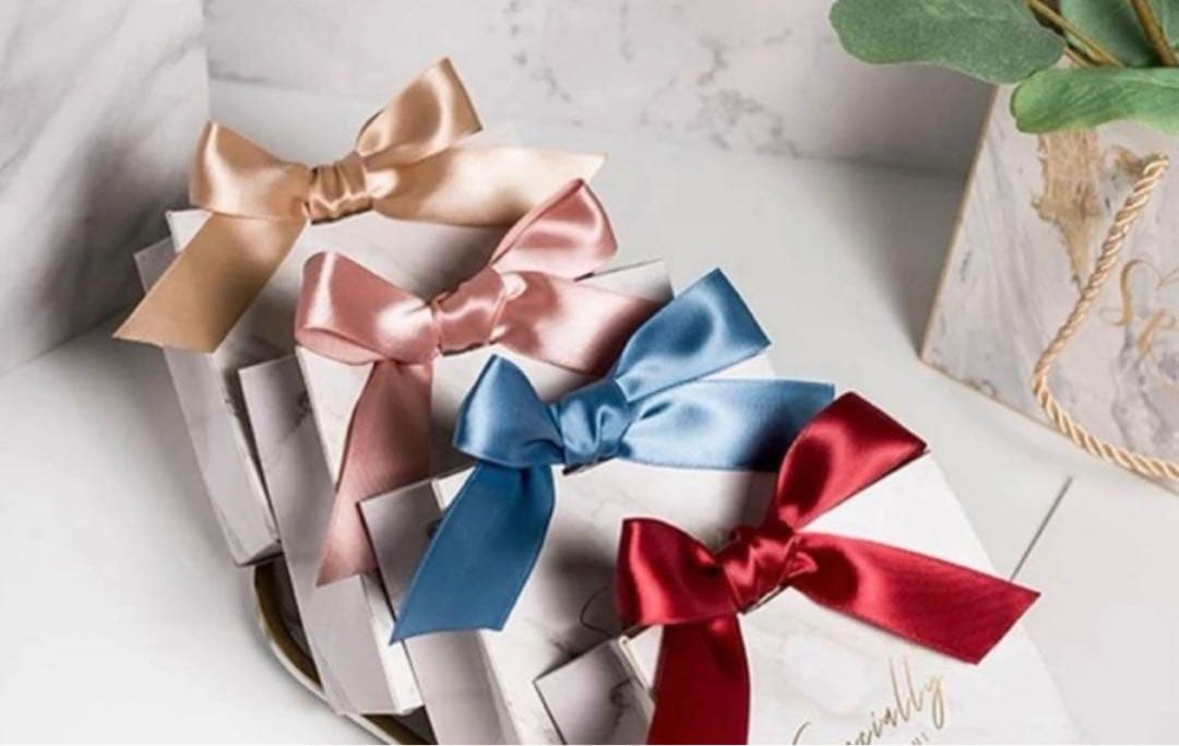 匿名配送　鑑別書　18kゴールド　9粒ダイヤモンドリング　アレルギー対応　新品