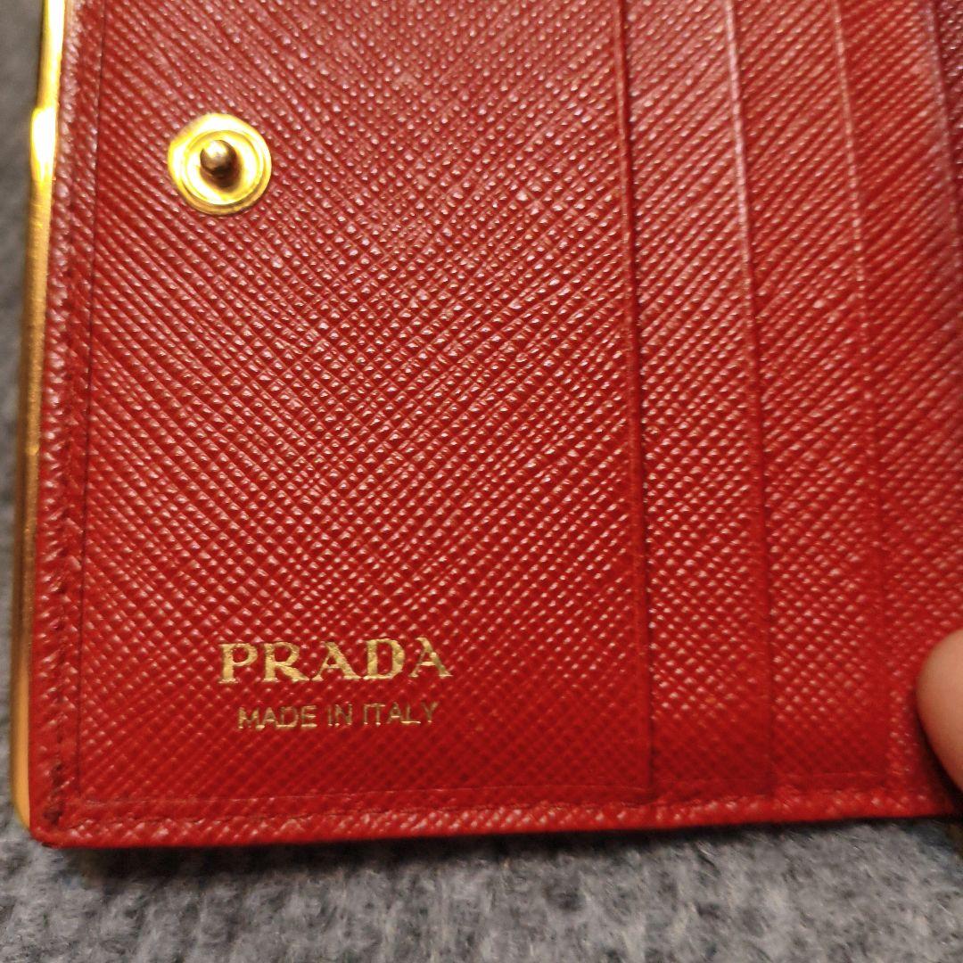 PRADA 二つ折り財布 赤