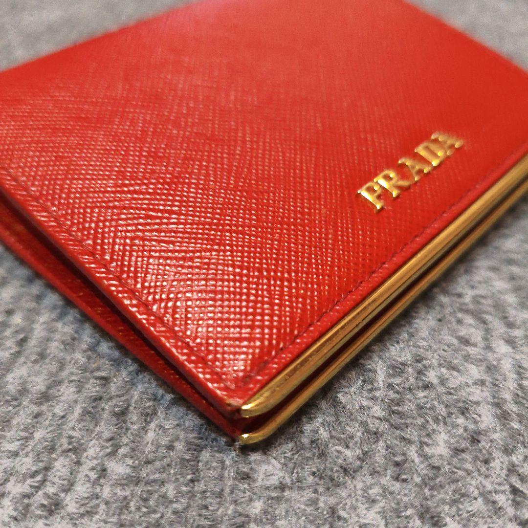PRADA 二つ折り財布 赤