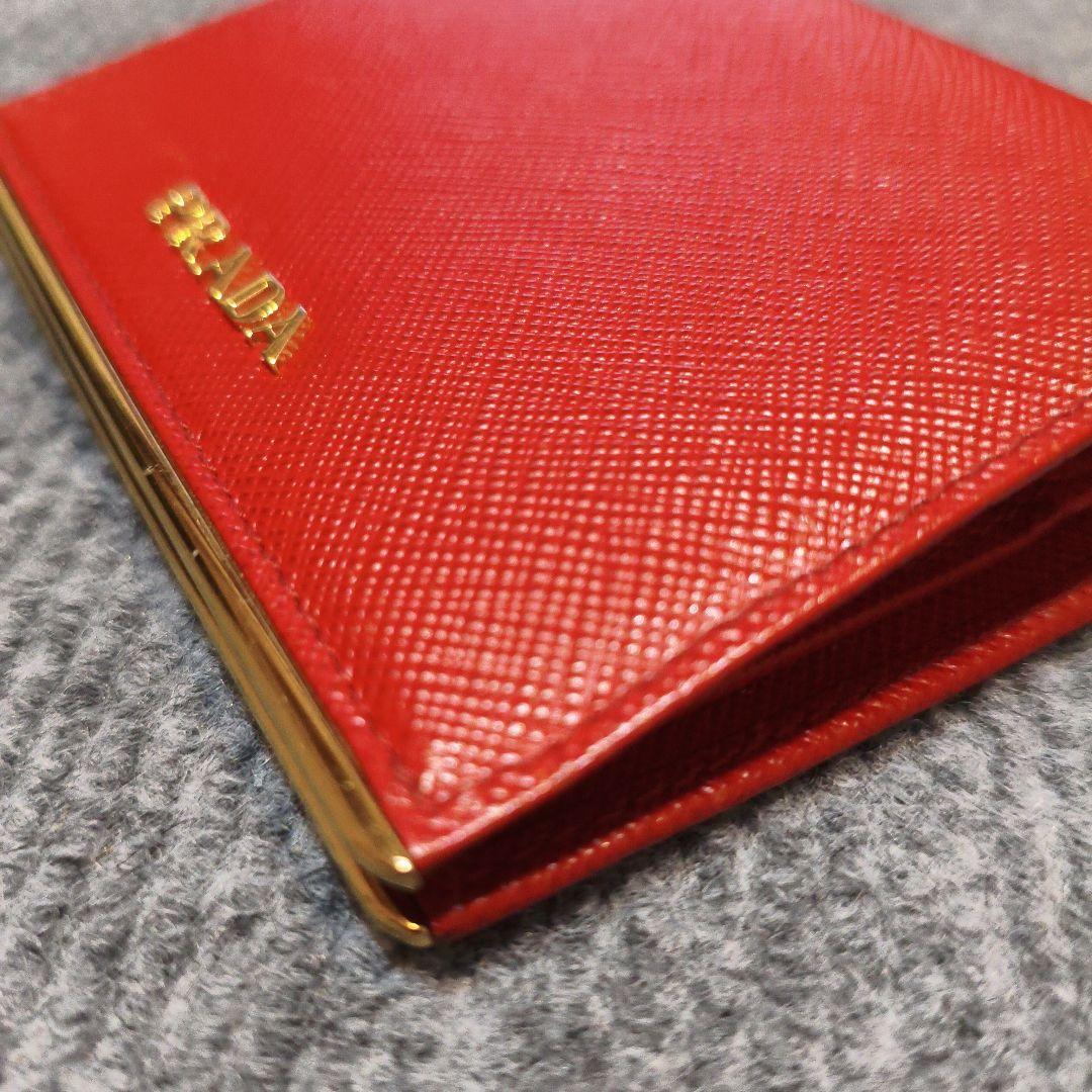 PRADA 二つ折り財布 赤