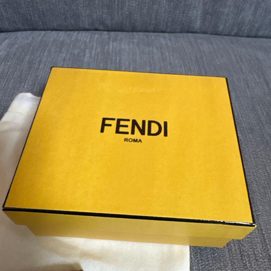 FENDI フェンディ ピーカブー ケース