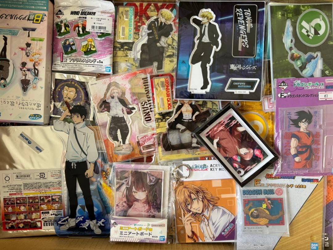 アニメグッズ キャラクターグッズ まとめ売り 超大量 大量 缶バッジ 激安 処分