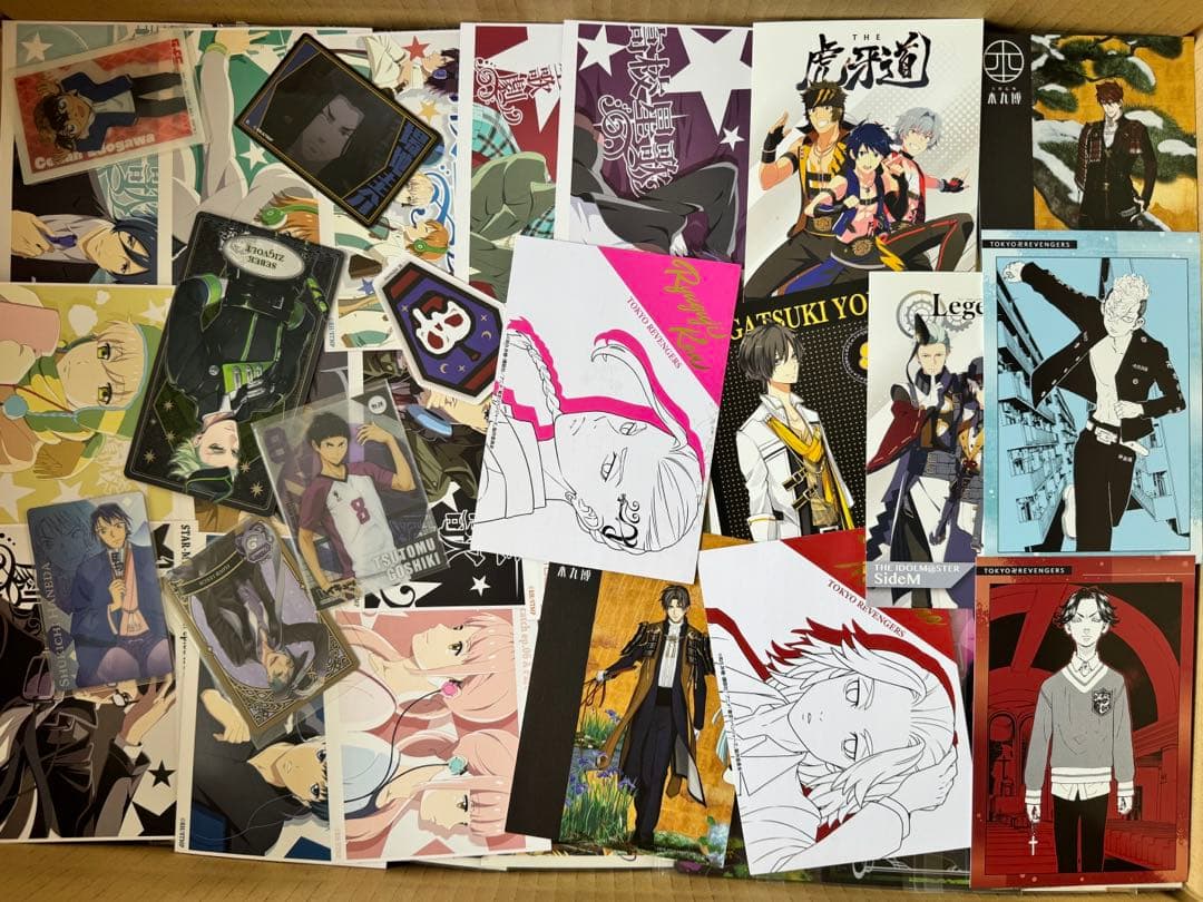 アニメグッズ キャラクターグッズ まとめ売り 超大量 大量 缶バッジ 激安 処分