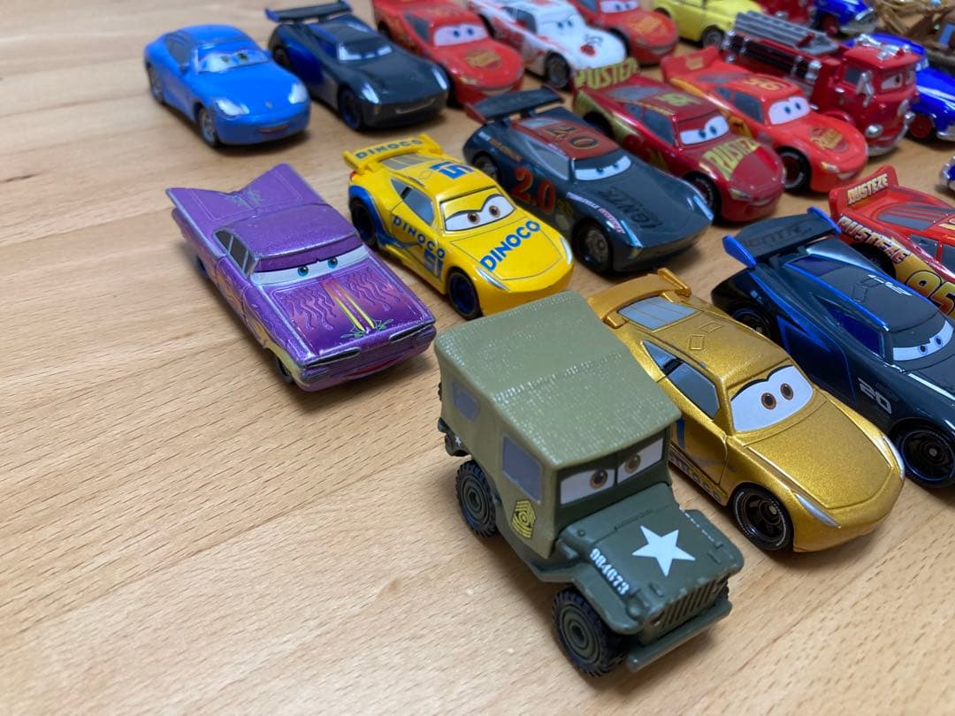 バラ売り可カーズトミカ34台まとめ売り