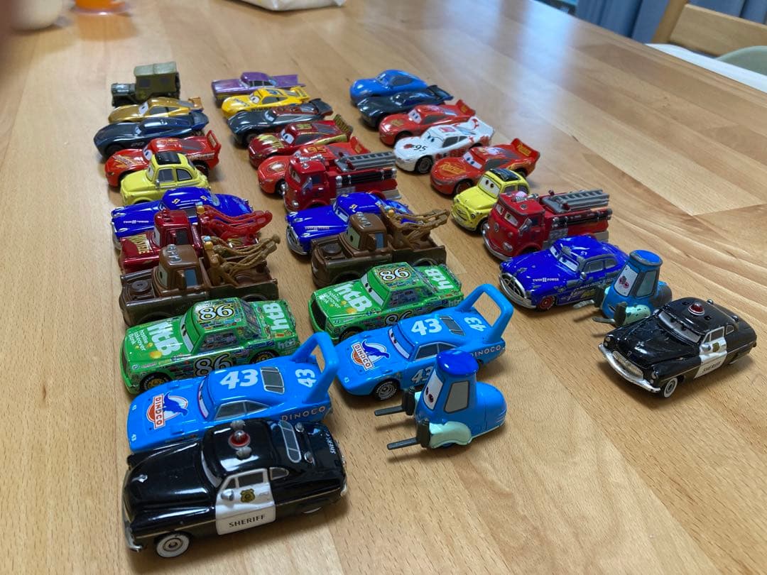 バラ売り可カーズトミカ34台まとめ売り