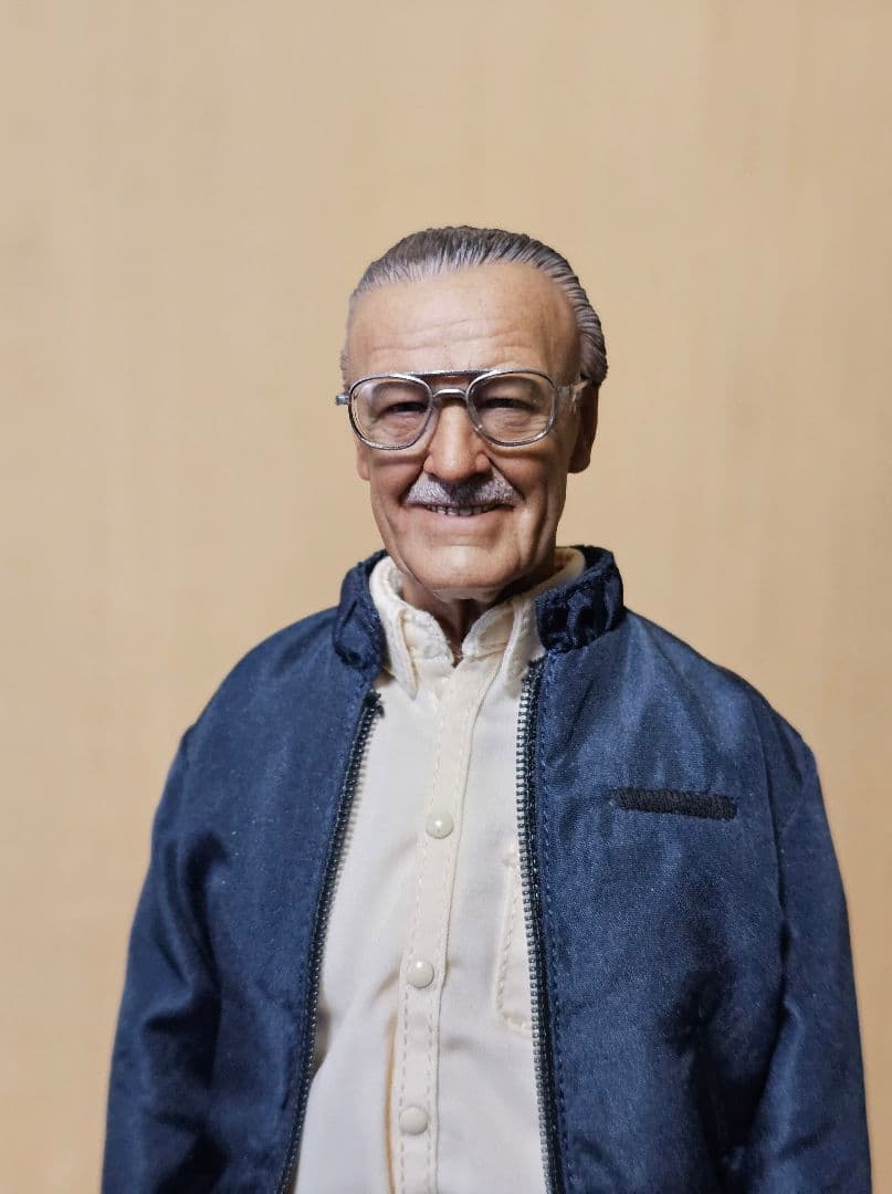 スタン・リー 1/6スケールフィギュア ホットトイズ 欠品あり 新品