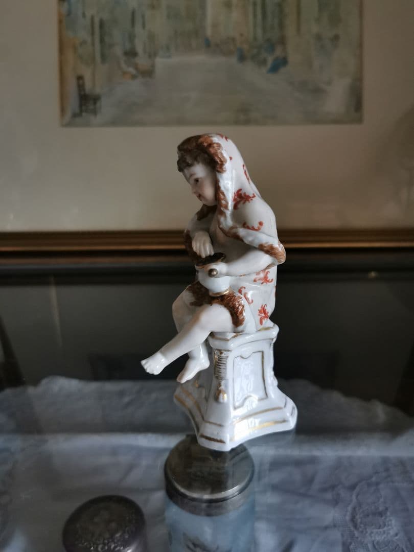 アンティークドイツ 18世紀初期マイセン希少ARⅢポーセリン人形 ポット