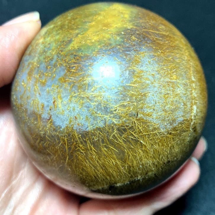 超大玉 64mm ゴールドルチルクォーツ 丸玉 スフィア 金針水晶 高品質