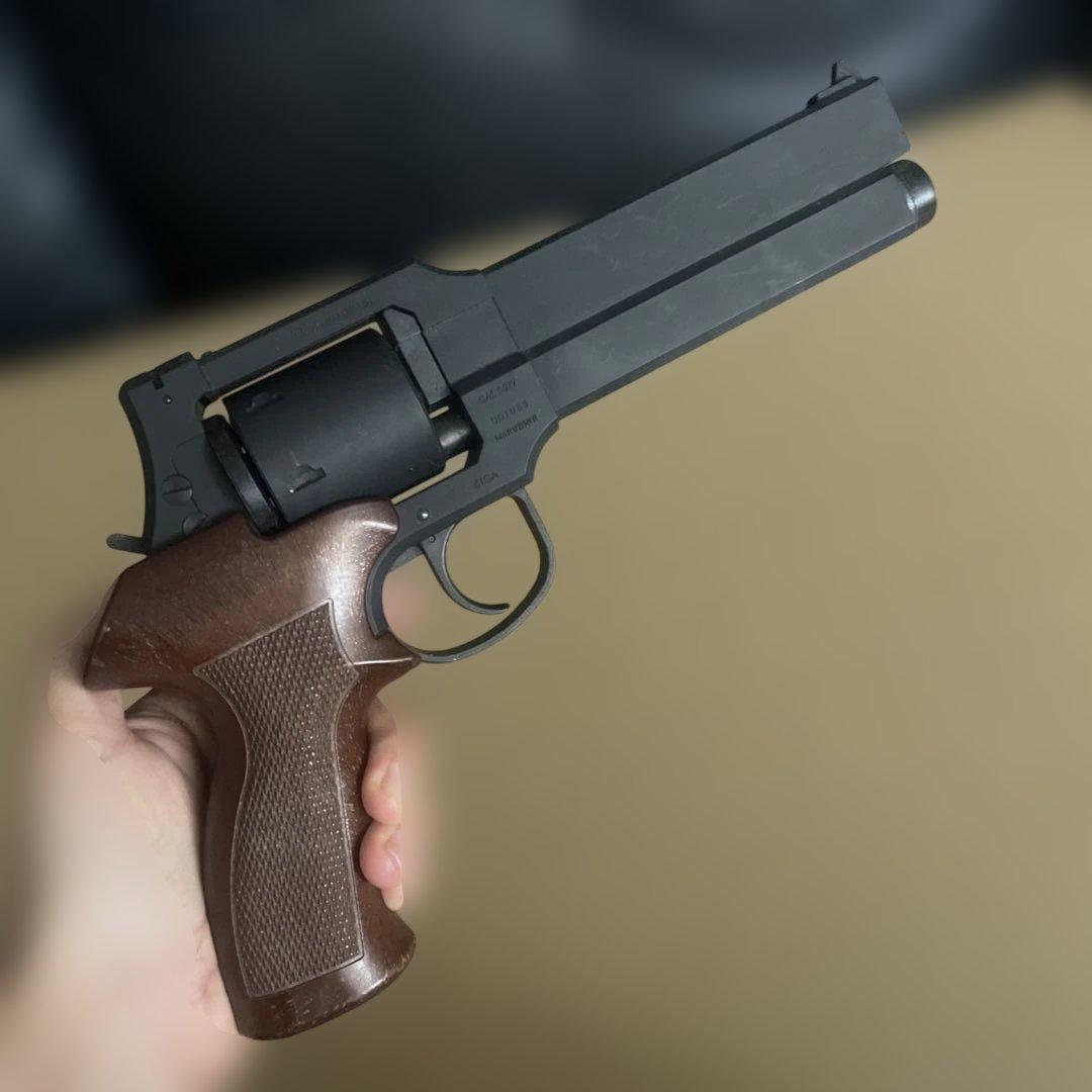 マテバリボルバー　木製グリップ　ガスガン マルシン 弾6発付き ガスガン マルシン MATEBA マテバ・リボルバー 6インチ 木製グリップ