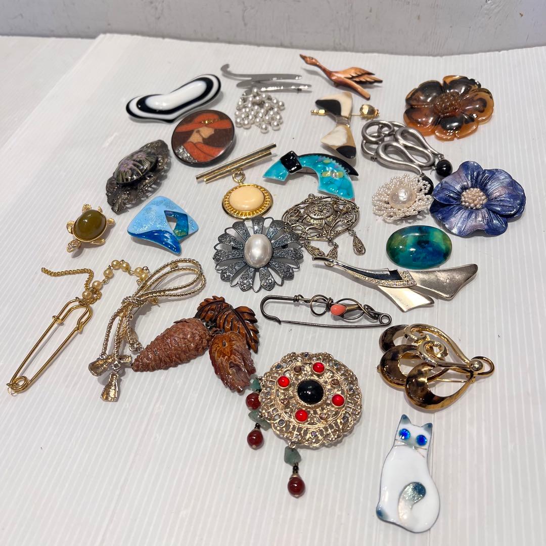 ブローチおまとめ27個アクセサリーおしゃれレディース希少
