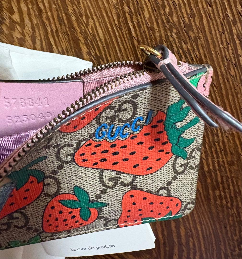 GUCCI いちご柄 ケース✨キーリング付✨美品