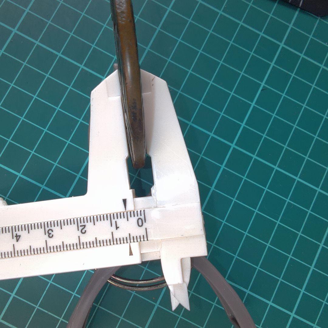 小物１ 鍔波模様の金属製鍔