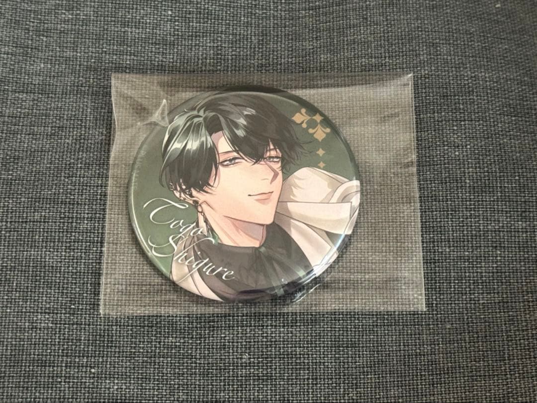 PLUSMATE 時雨 橙碁 ホログラム 缶バッジ - メルカリ