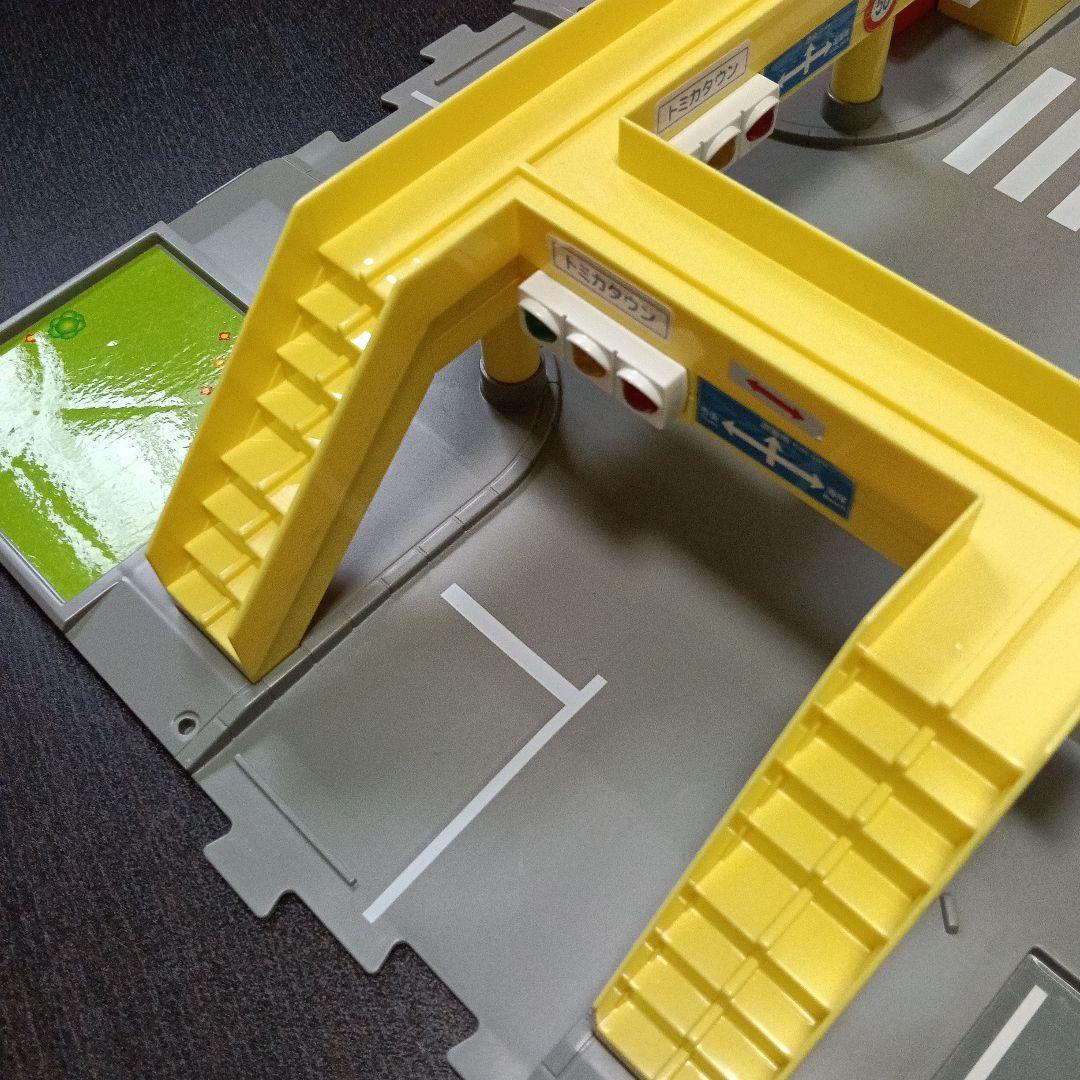 トミカタウン　サウンド交差点　つながる道路