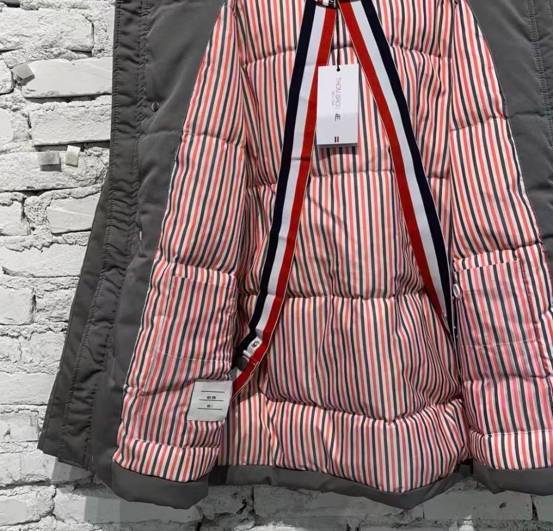 THOM BROWNE クラシック四本ライン フーデッド ダウンジャケット 4BAR
