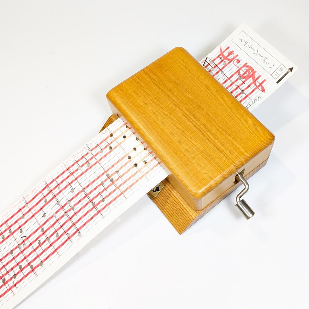 【処分品】手回し式20弁オルゴール2台＋演奏カード13曲付