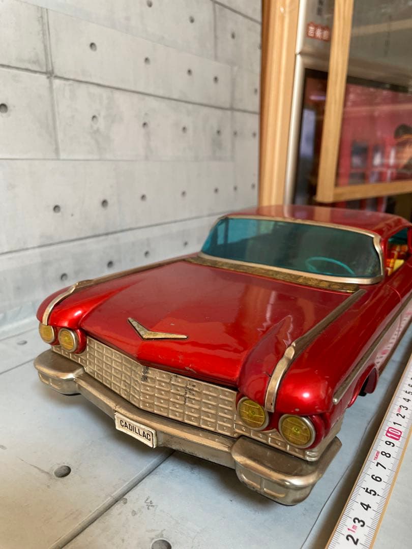 ヨネザワ　1960年代ブリキ大型キャデラック赤・黒2台460mm