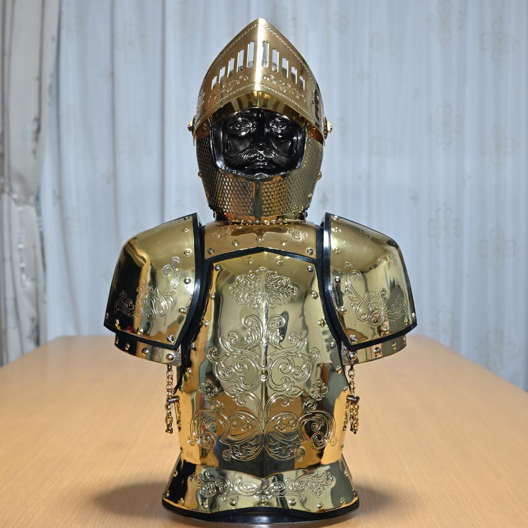 NIKKA WHISKY ニッカウヰスキー 西洋騎士甲冑 ボトルケース - メルカリ