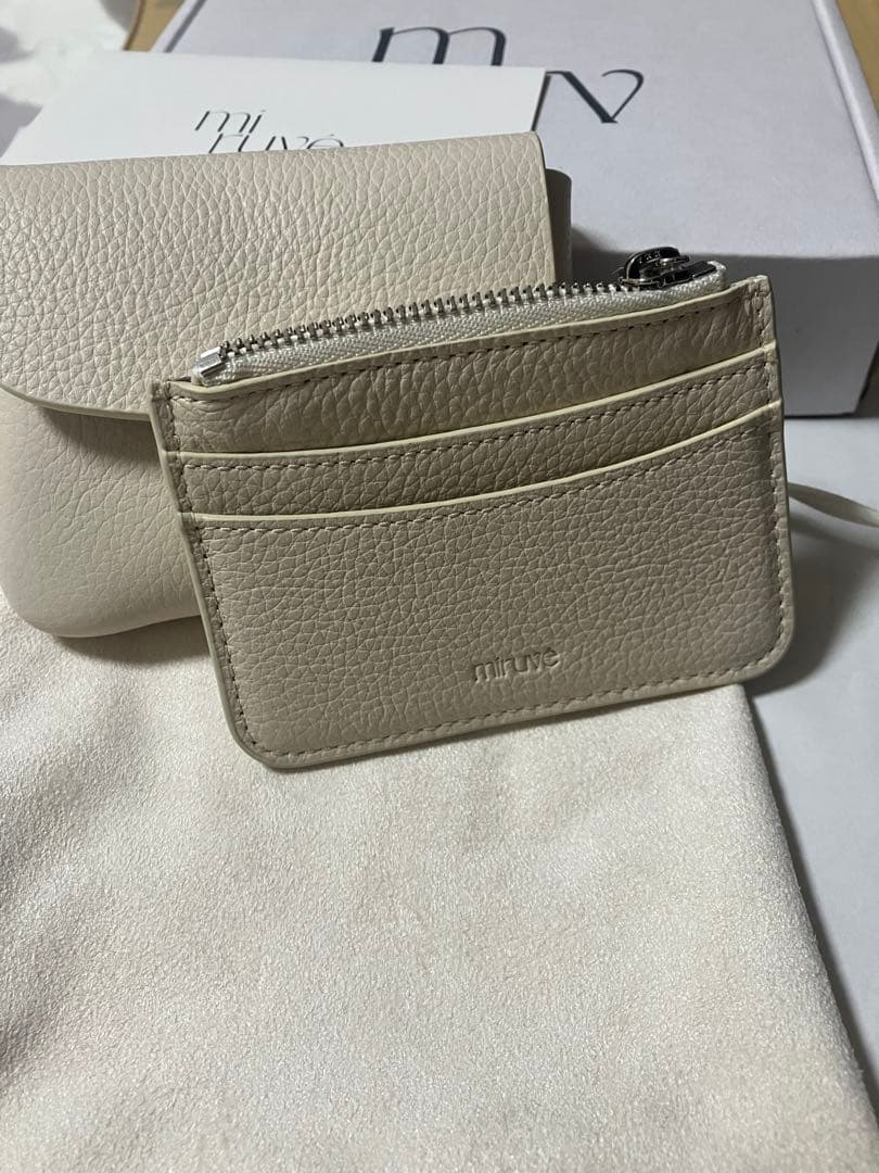 韓国miruveミニウォレットクリーム - メルカリ