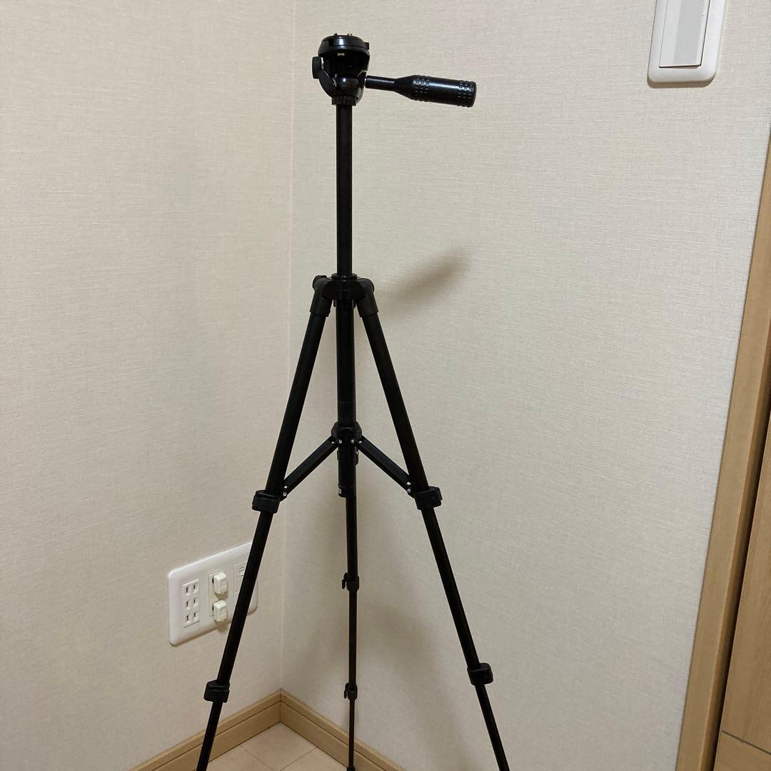 ゆ*み様 Panasonic HC-V360M ビデオカメラ　三脚付き