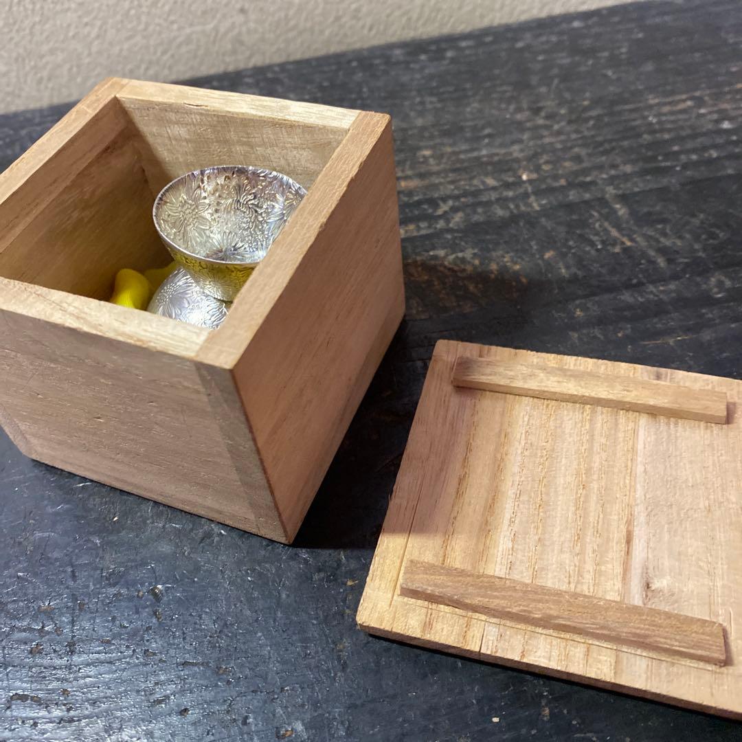 純銀製 花模様 盃 共箱木箱付き　52g