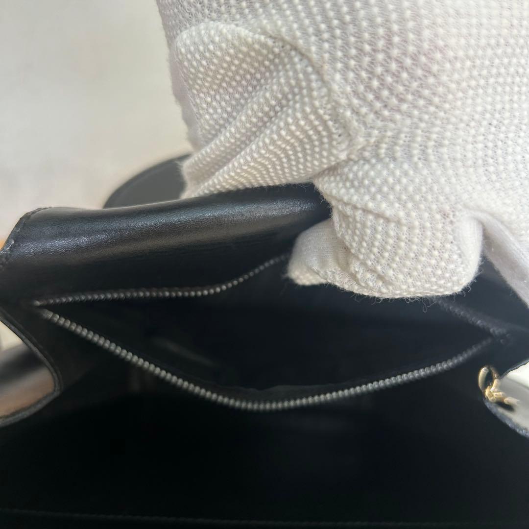 CELINE ブラックレザー ショルダーバッグ スター金具ゴールド