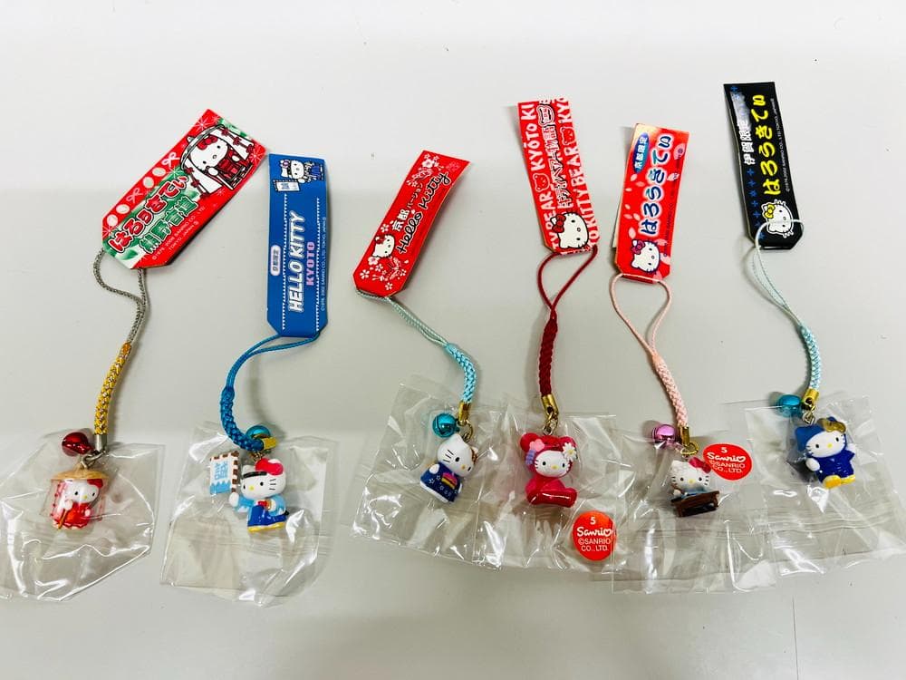 ◆サンリオ HELLO KITTY ご当地 ストラップ 29個セット　08272