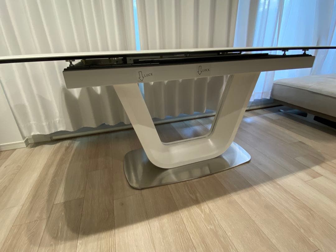 【ダイニングテーブル】イタリア　LAMINAM製　セラミック天板　伸縮