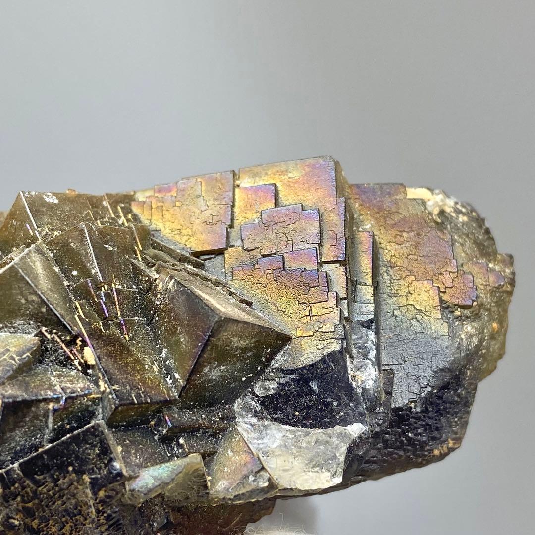 イリデッセンス フローライト 9cm 酸化被膜 鉱物標本 原石 天然石 ストーン